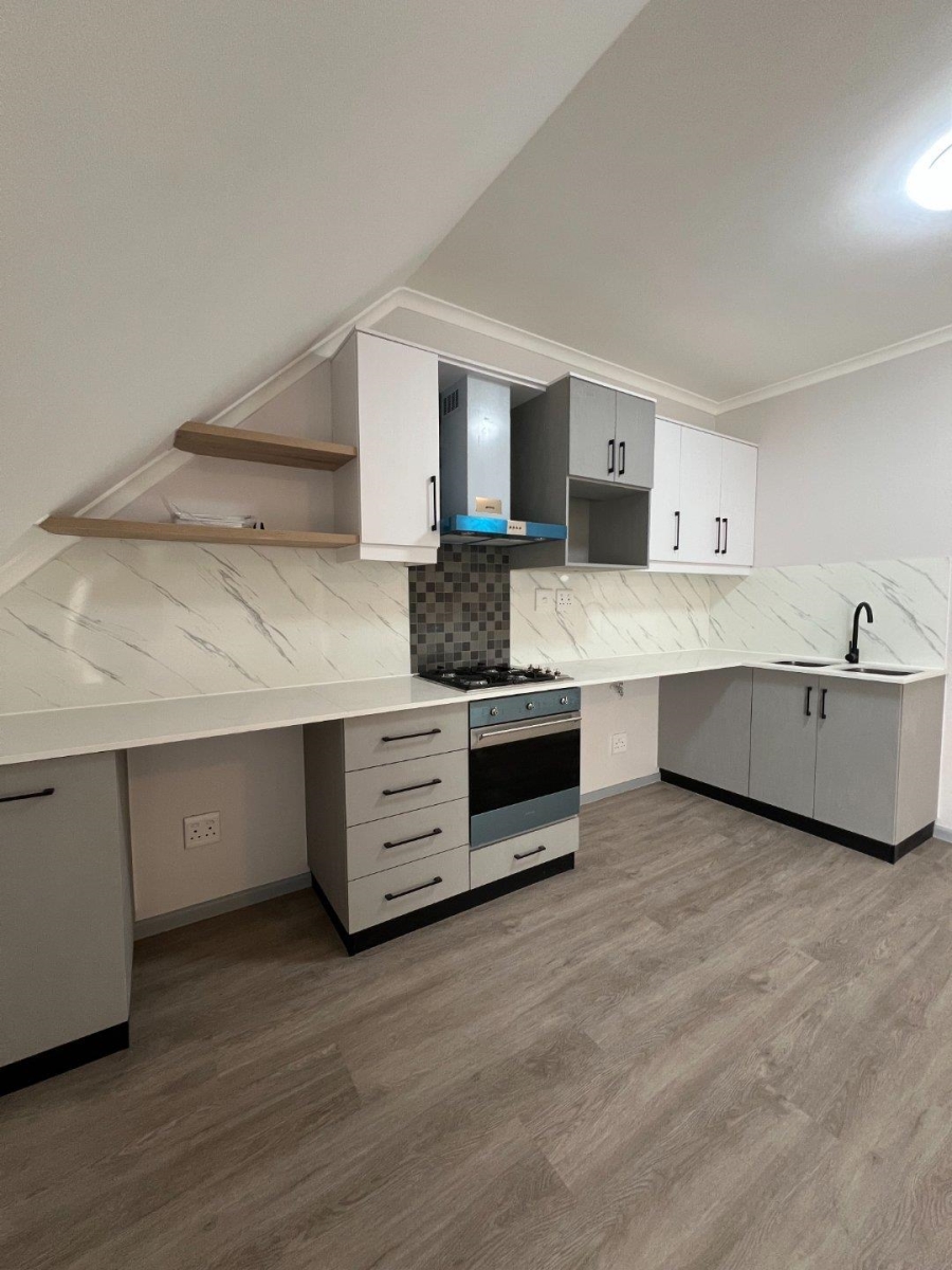 2 Bedroom Property for Sale in Whispering Pines Western Cape